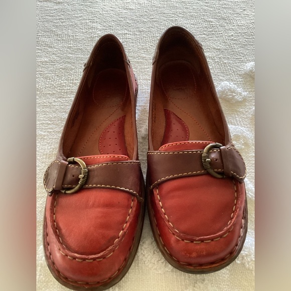 Born Shoes - Born Two Tone Red/ Brown Leather Loafers Women's size 9
BT-1